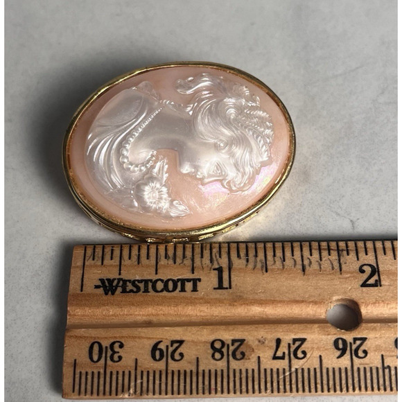 Victorian Woman Cameo Brooch Gold Tone Oval Pin Peach White Bust Right Facing - Picture 8 of 11